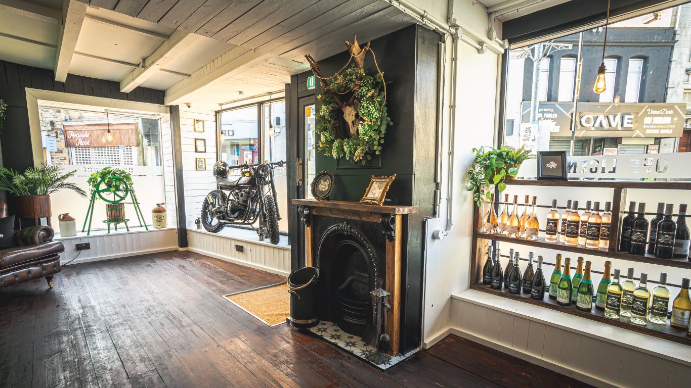 The Bearded Brewery - Newquay, decoration and exit of shop