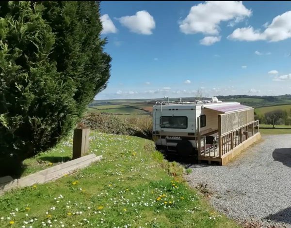 Vintage American RV - Image 16