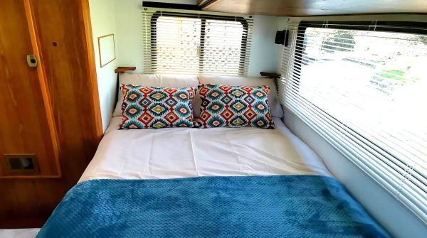 Vintage American RV - Image 9